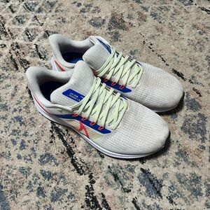 Nike Air Zoom Pegasus 39, Men’s size 11